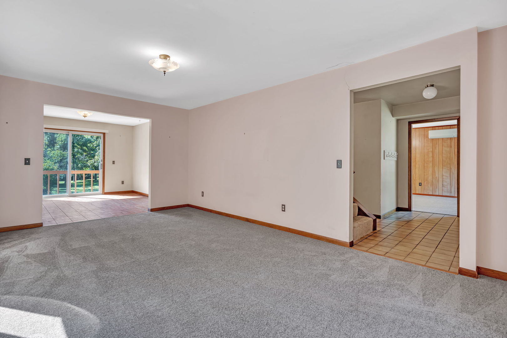 8816 Scott School Road Morris, IL 60450 - Photo 18 of 43 an empty room with windows