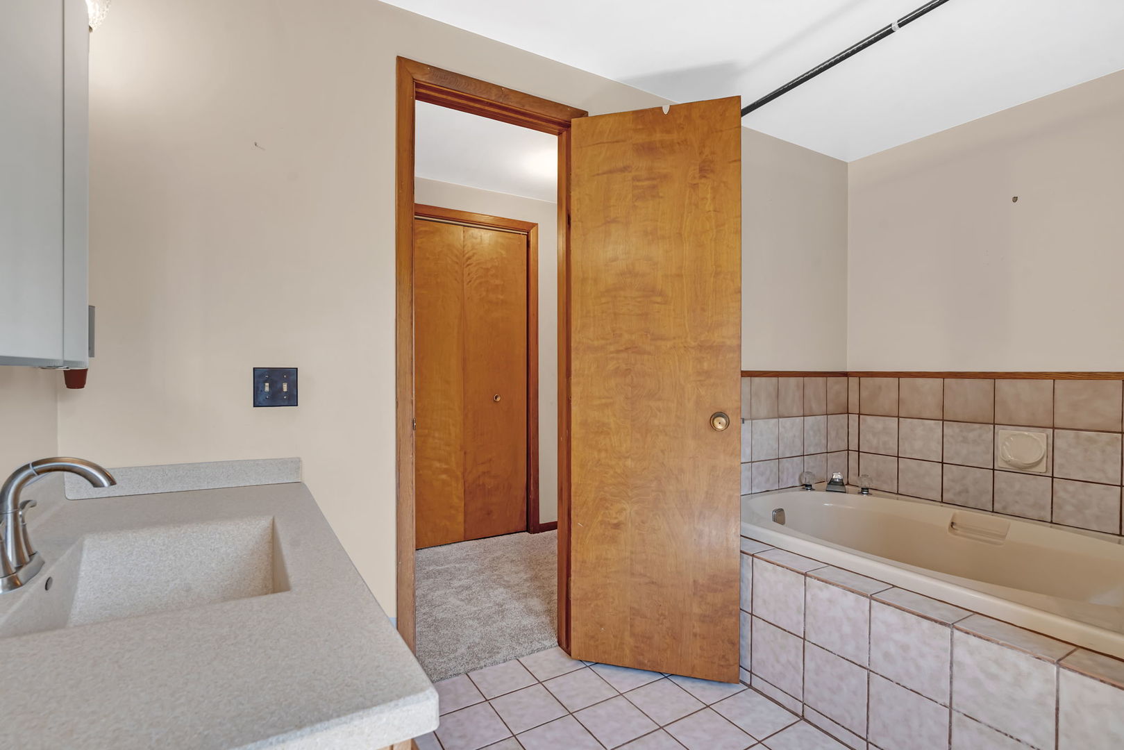 8816 Scott School Road Morris, IL 60450 - Photo 28 of 43 a bathroom with a bathtub and shower