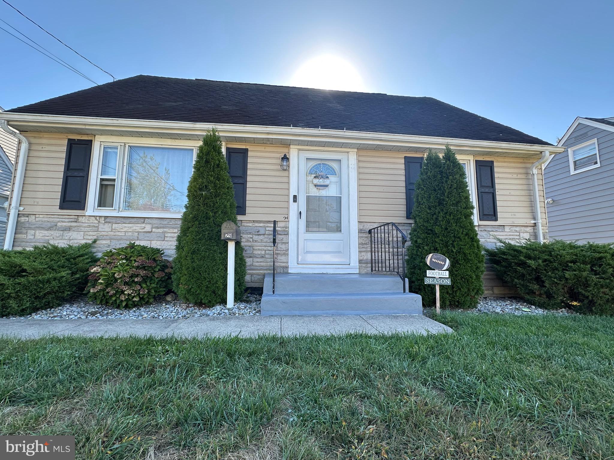 29 Petty Ridge Road Hamilton, NJ 08620 - Photo 6 of 47 a front view of a house with garden