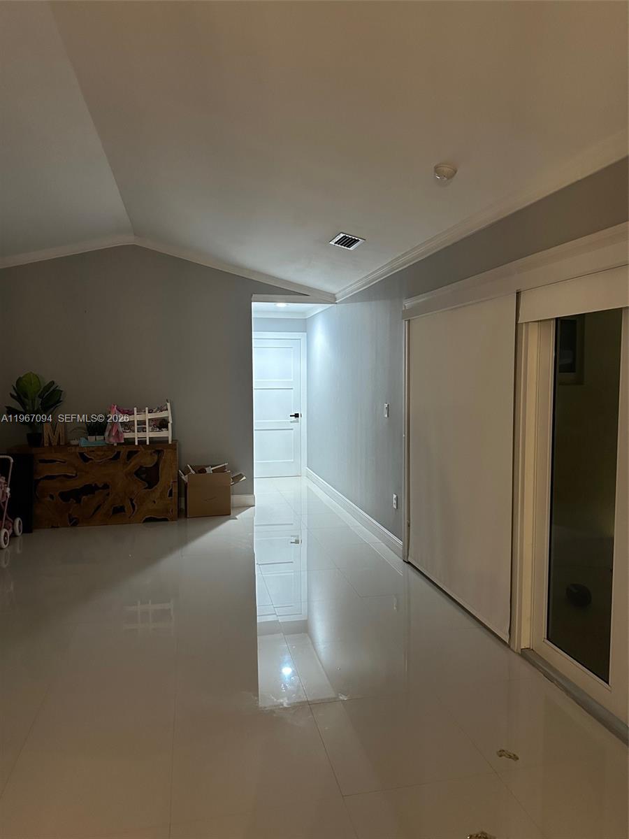 15845 Southwest 153rd Avenue Miami, FL 33187 - Photo 4 of 27