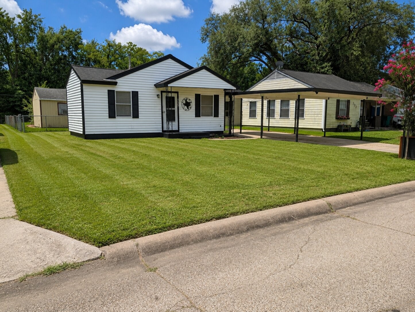 736 Kyle Angleton, TX 77515 - Photo 2 of 20