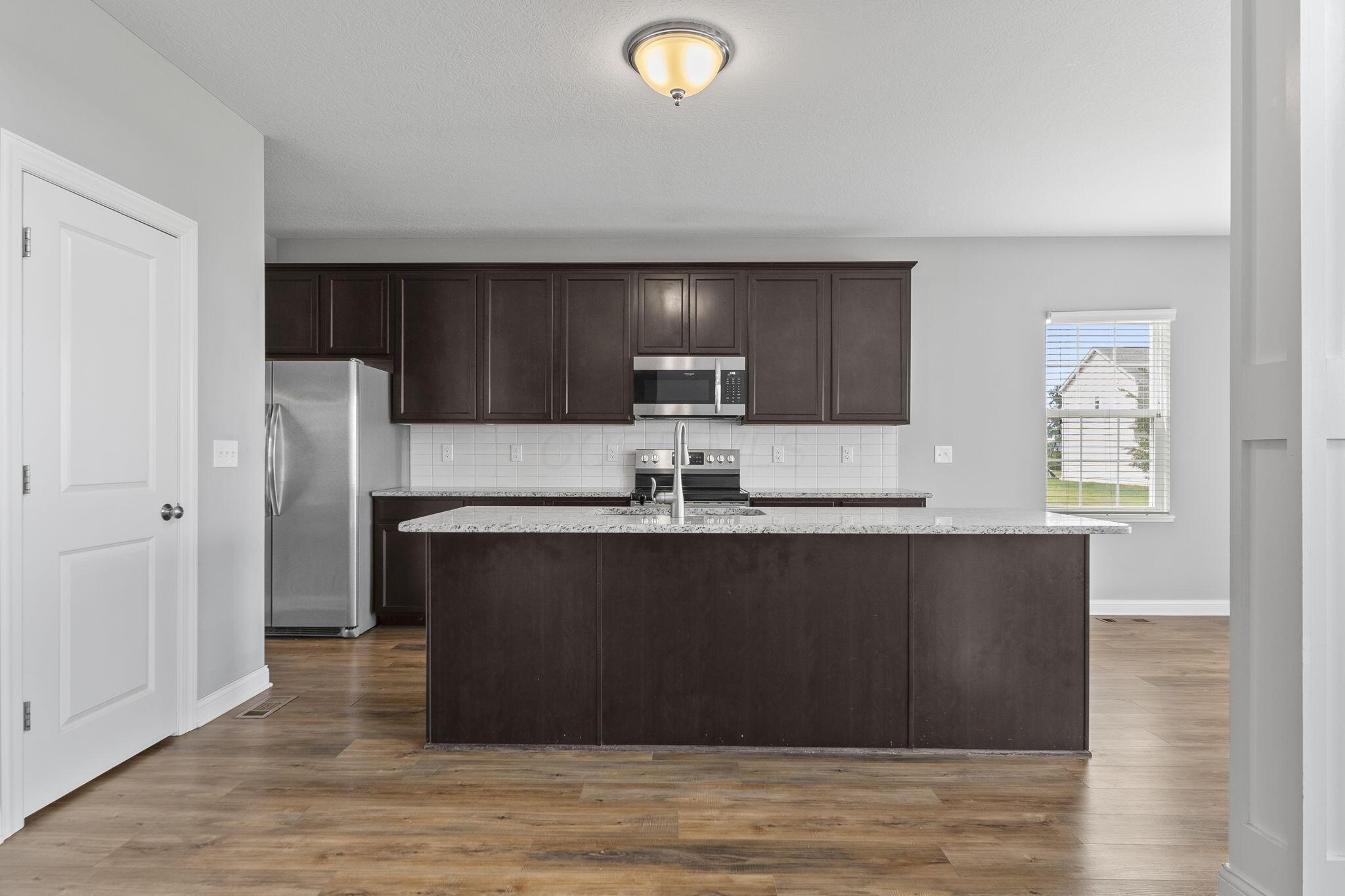 6158 Heather Ridge Drive Delaware, OH 43015 - Photo 7 of 51 Kitchen views