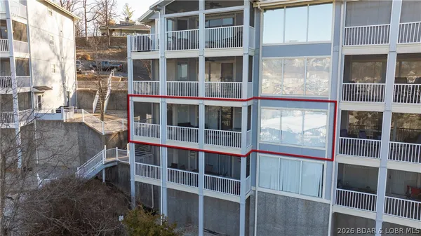 $369,000 | 258 Regatta Bay Circle, Unit 2D, Lake Ozark, MO 65049