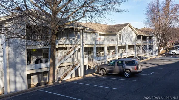 $369,000 | 258 Regatta Bay Circle, Unit 2D, Lake Ozark, MO 65049