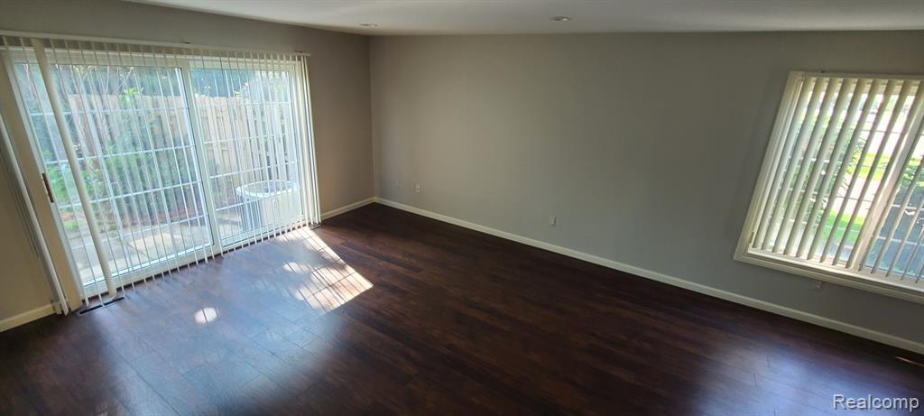 32326 West 12 Mile Road, Unit 53 Farmington, MI 48334 - Photo 5 of 13