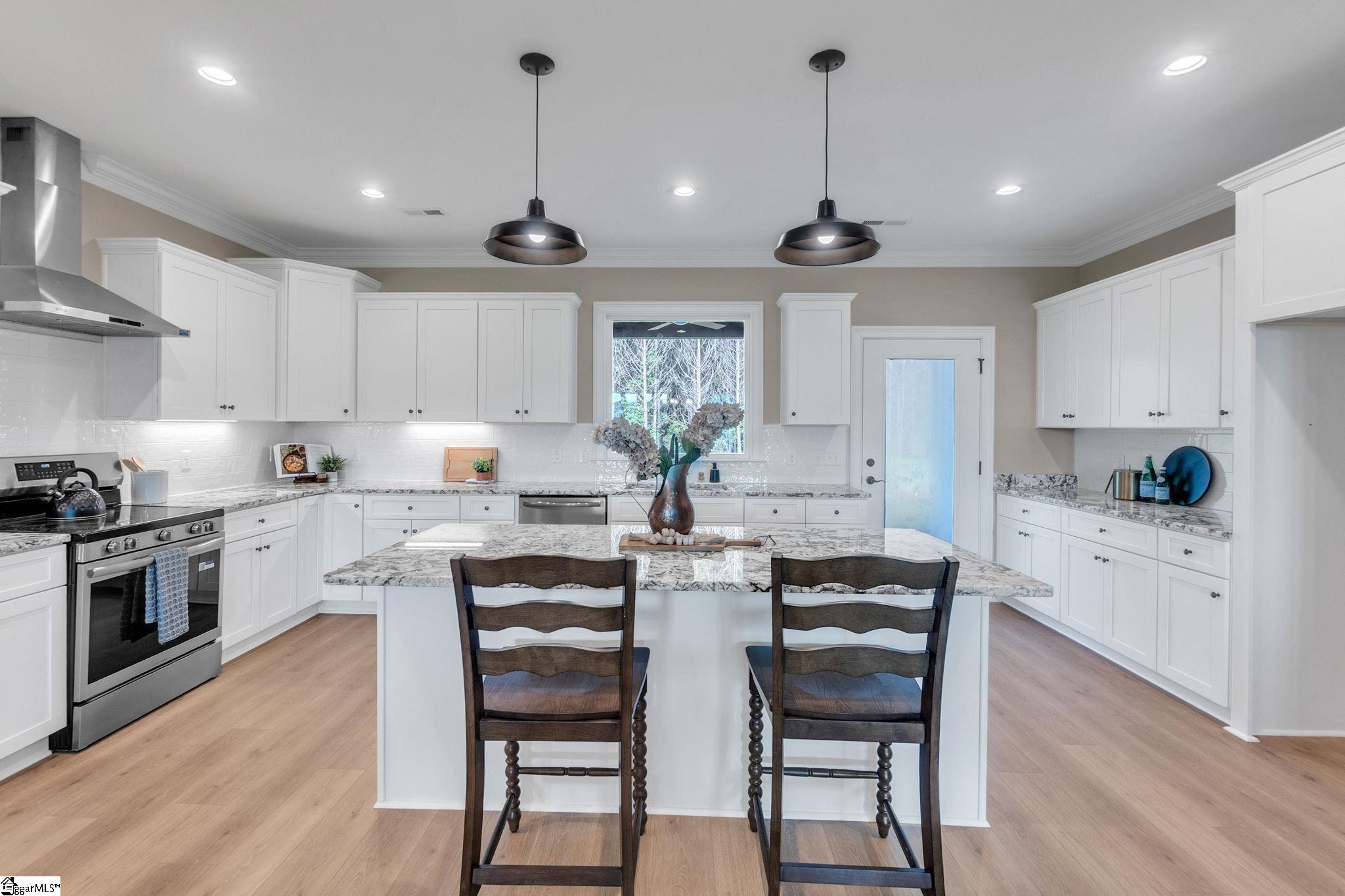 1410 Simpson Road Pendleton, SC 29670 - Photo 8 of 36