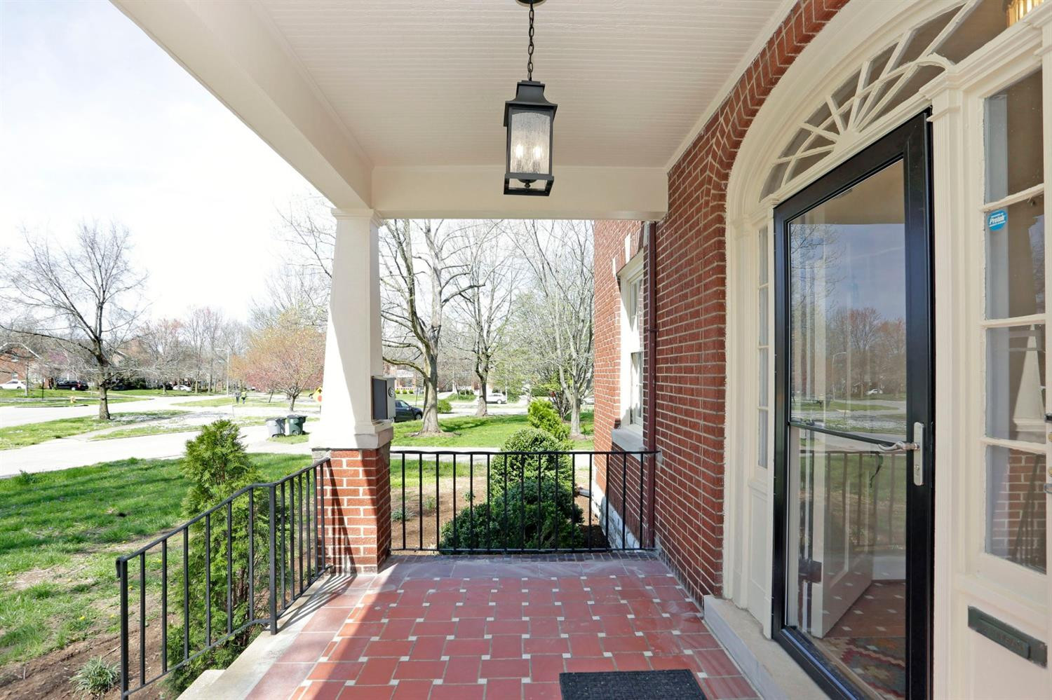 1403 Fontaine Road Lexington, KY 40502 - Photo 4 of 43 Photo 4