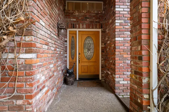 a view of multiple house