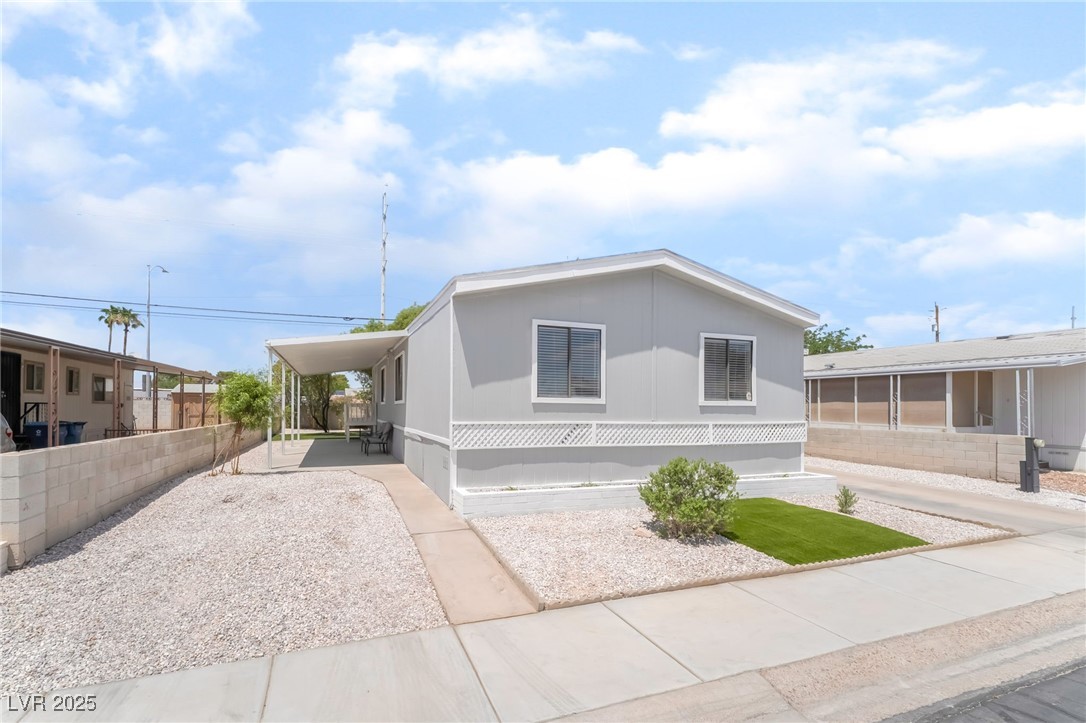 5552 Aldama Road Las Vegas, NV 89122 - Photo 3 of 35 View of manufactured / mobile home