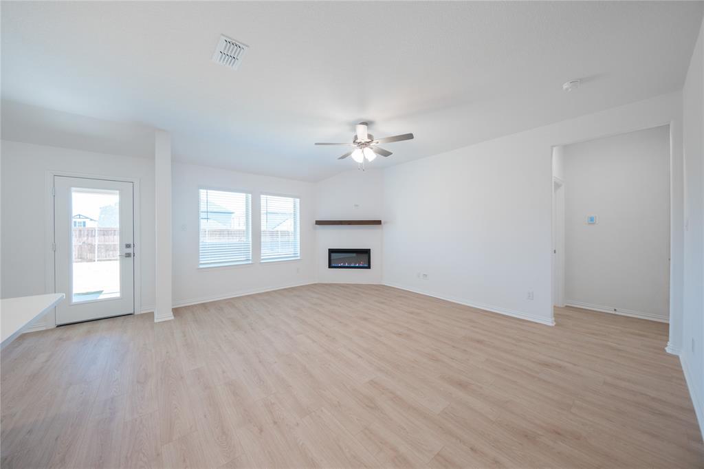 1903 Partridge Road Princeton, TX 75407 - Photo 5 of 24 Great Room