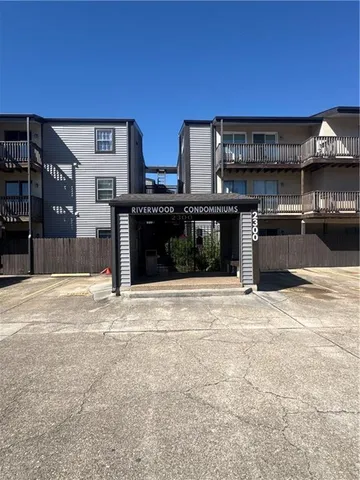 $1,200 | 2301 Edenborn Avenue, Unit 306, Metairie, LA 70001