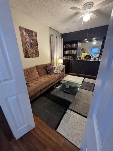 $1,200 | 2301 Edenborn Avenue, Unit 306, Metairie, LA 70001