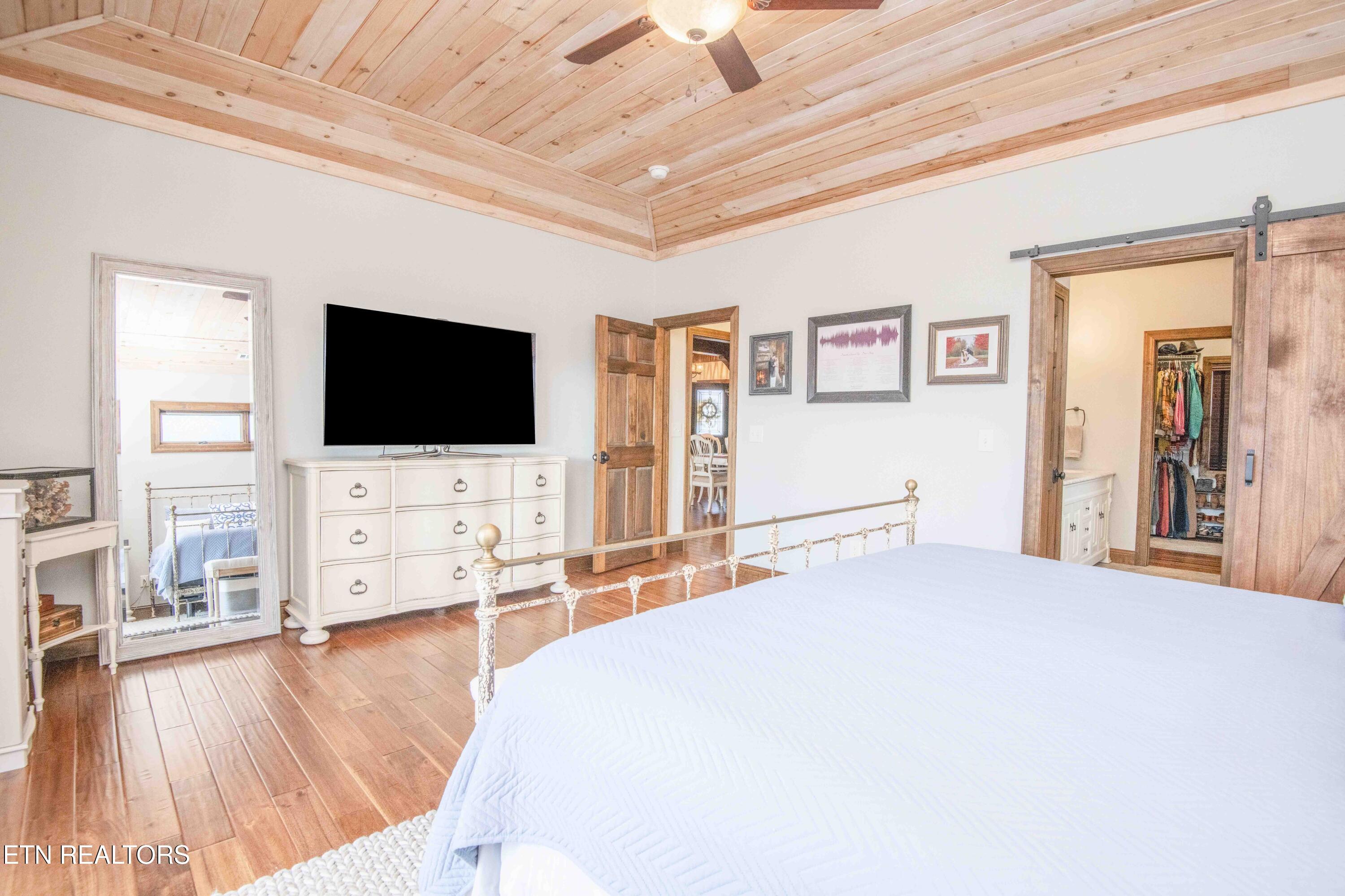 763 Waterfront Way Ten Mile, TN 37880 - Photo 16 of 54 master bed 2_1