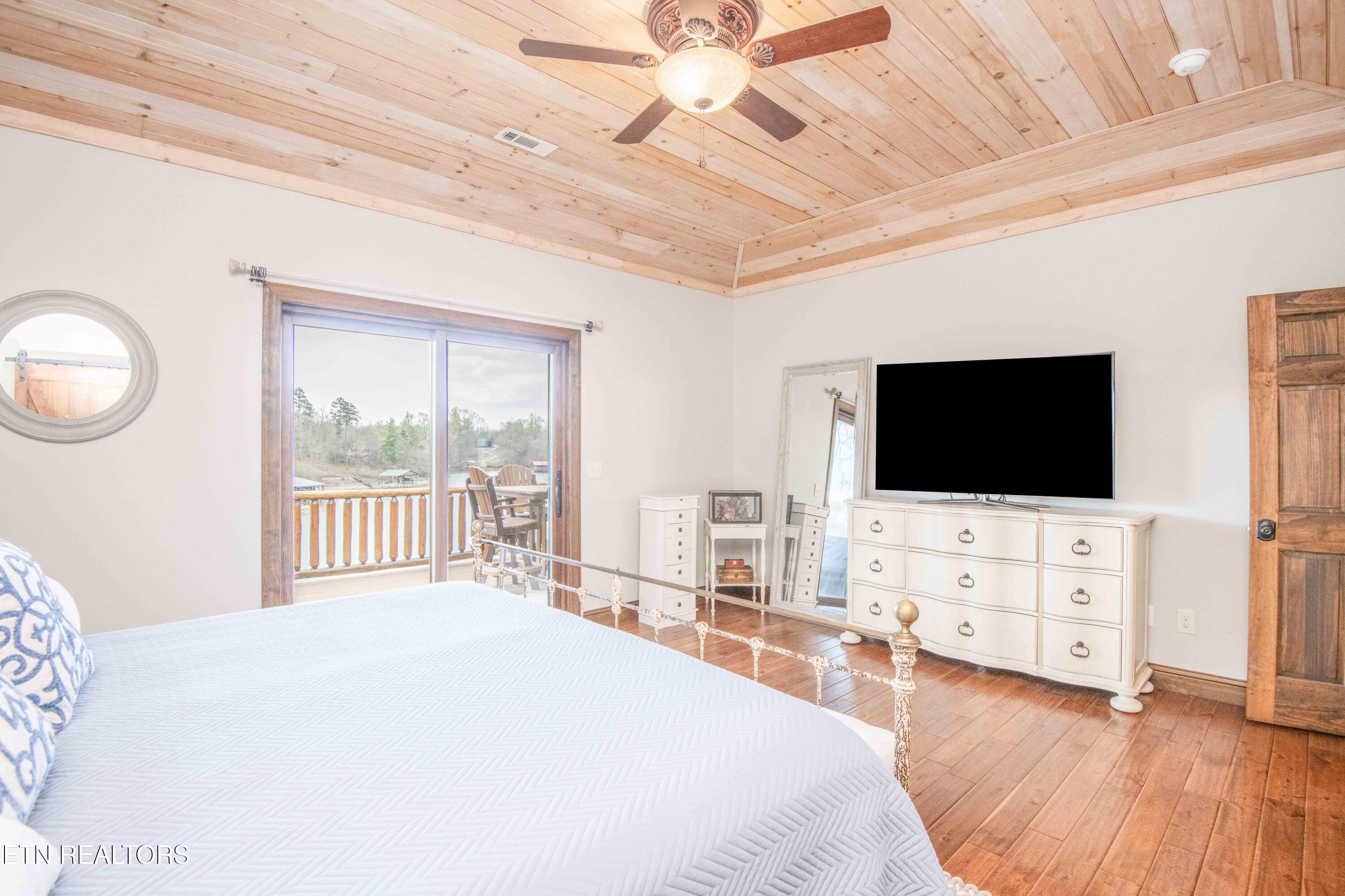 763 Waterfront Way Ten Mile, TN 37880 - Photo 17 of 54 master bed_1