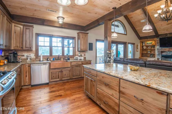 $1,500,000 | 763 Waterfront Way, Ten Mile, TN 37880
