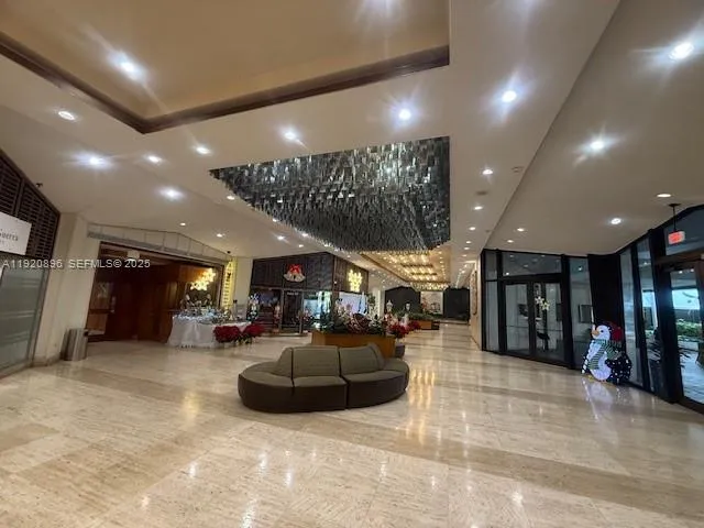 $2,090 | 999 Brickell Bay Drive, Unit 206, Miami, FL 33131