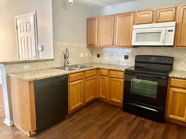 $1,500 | 9595 Amarante Circle, Unit 10, Jacksonville, FL 32257