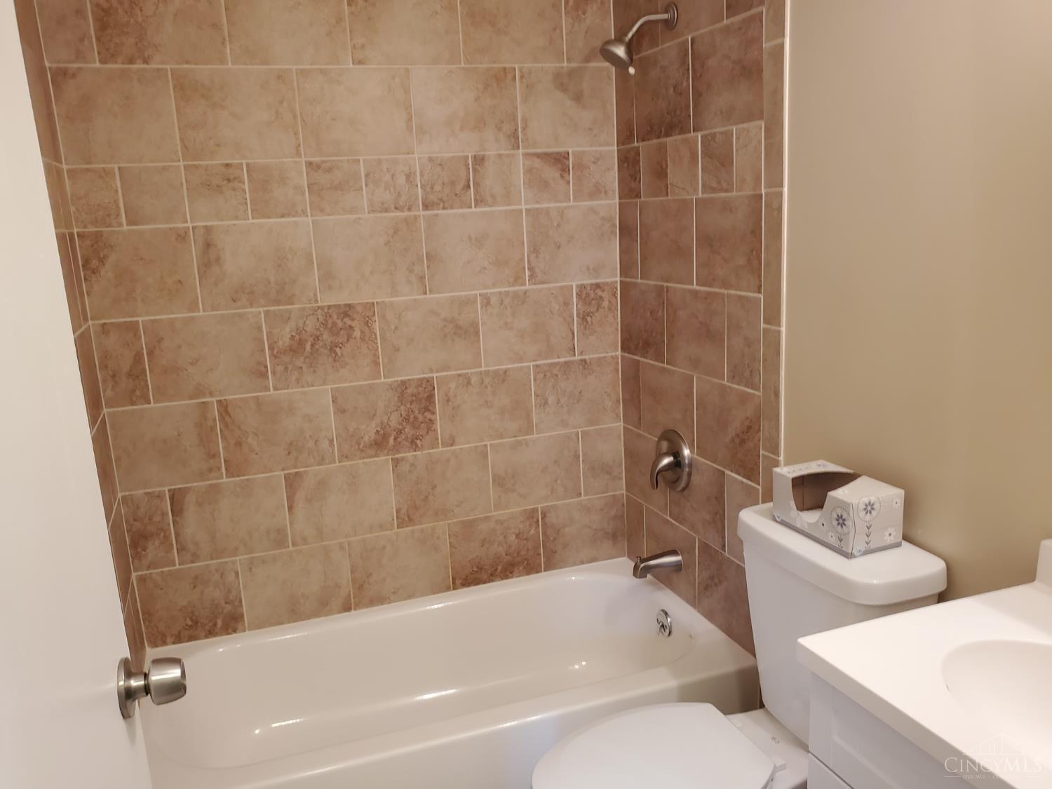 6646 Hearne Road, Unit 213 Cincinnati, OH 45248 - Photo 11 of 34