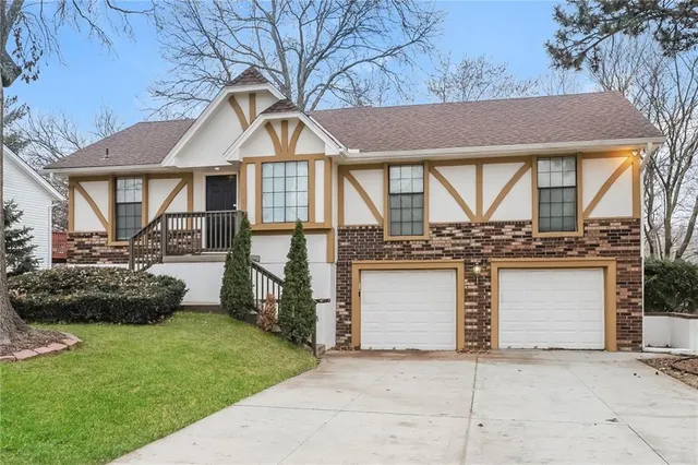 $2,440 | 3710 Northeast Chapel Drive, Lee's Summit, MO 64064