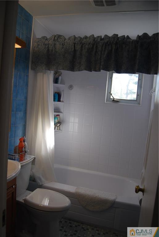 123 Rues Lane East Brunswick, NJ 08816 - Photo 12 of 22 Gallery Image 12