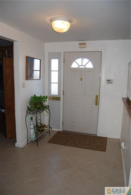 123 Rues Lane East Brunswick, NJ 08816 - Photo 3 of 22 Gallery Image 3