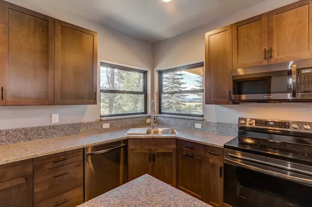 $859,000 | 13130 Crane Shore Drive, Donnelly, ID 83615