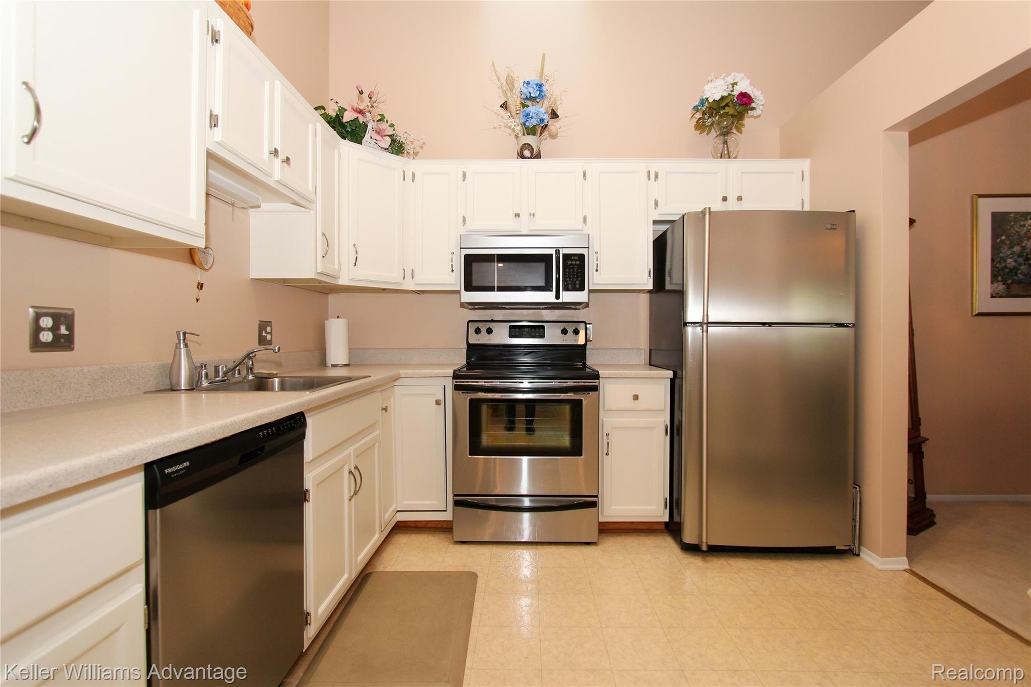 39924 Crosswinds Road Novi, MI 48375 - Photo 9 of 18 IMG_3423.jpg