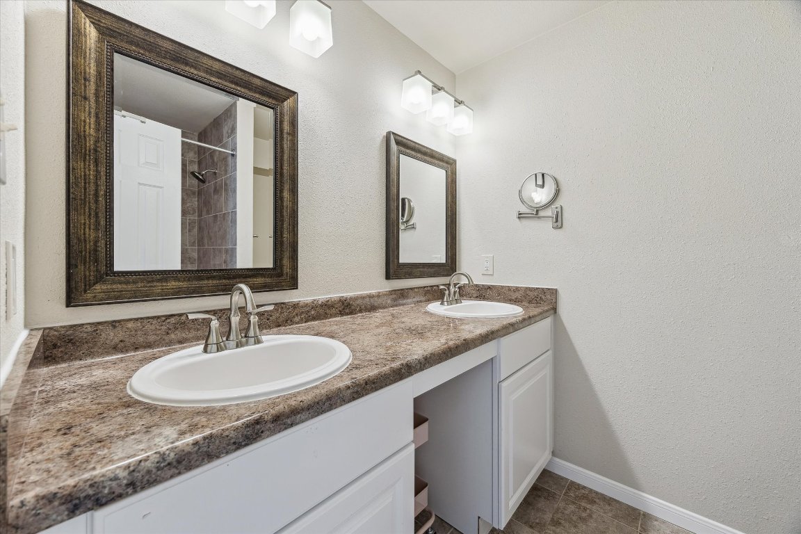 6600 Valleyside Road, Unit D17 Austin, TX 78731 - Photo 14 of 15