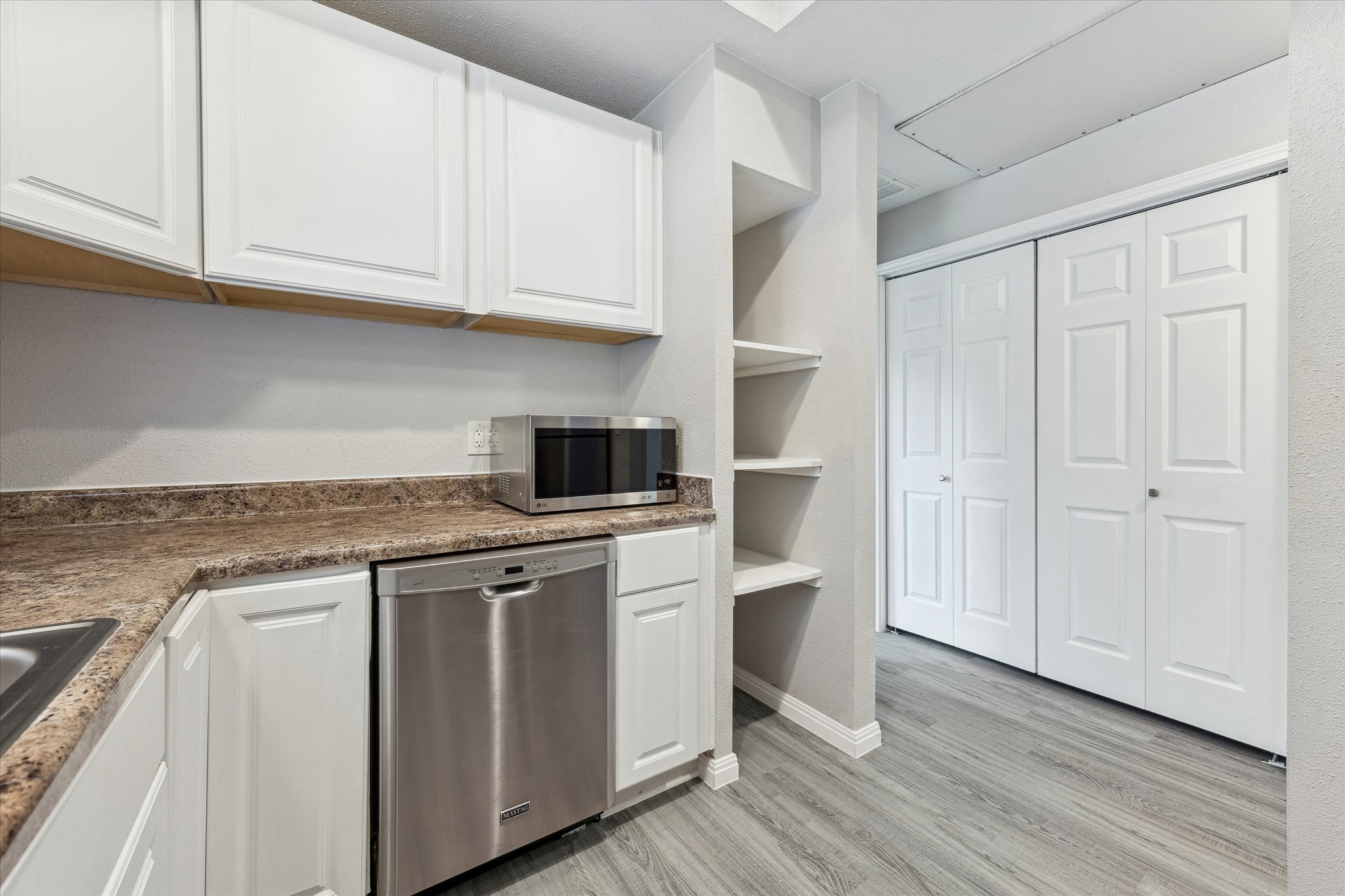 6600 Valleyside Road, Unit D17 Austin, TX 78731 - Photo 9 of 15