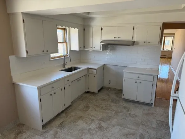 $1,950 | 5556 North Central Avenue, Unit 3, Chicago, IL 60630