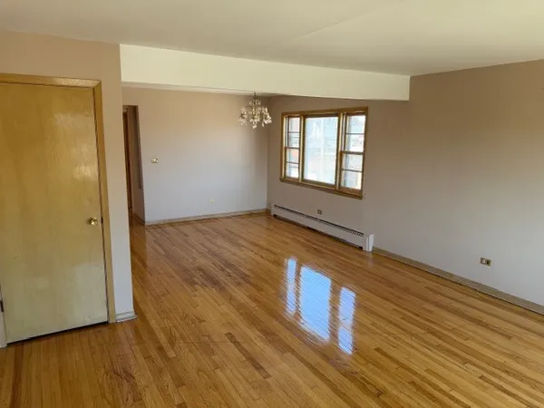 $1,950 | 5556 North Central Avenue, Unit 3, Chicago, IL 60630