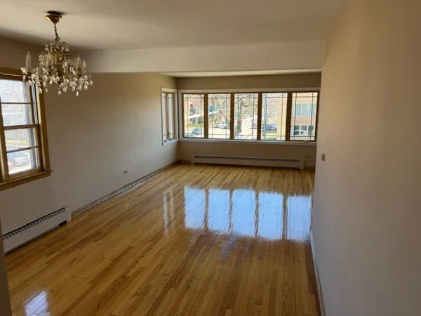 $1,950 | 5556 North Central Avenue, Unit 3, Chicago, IL 60630