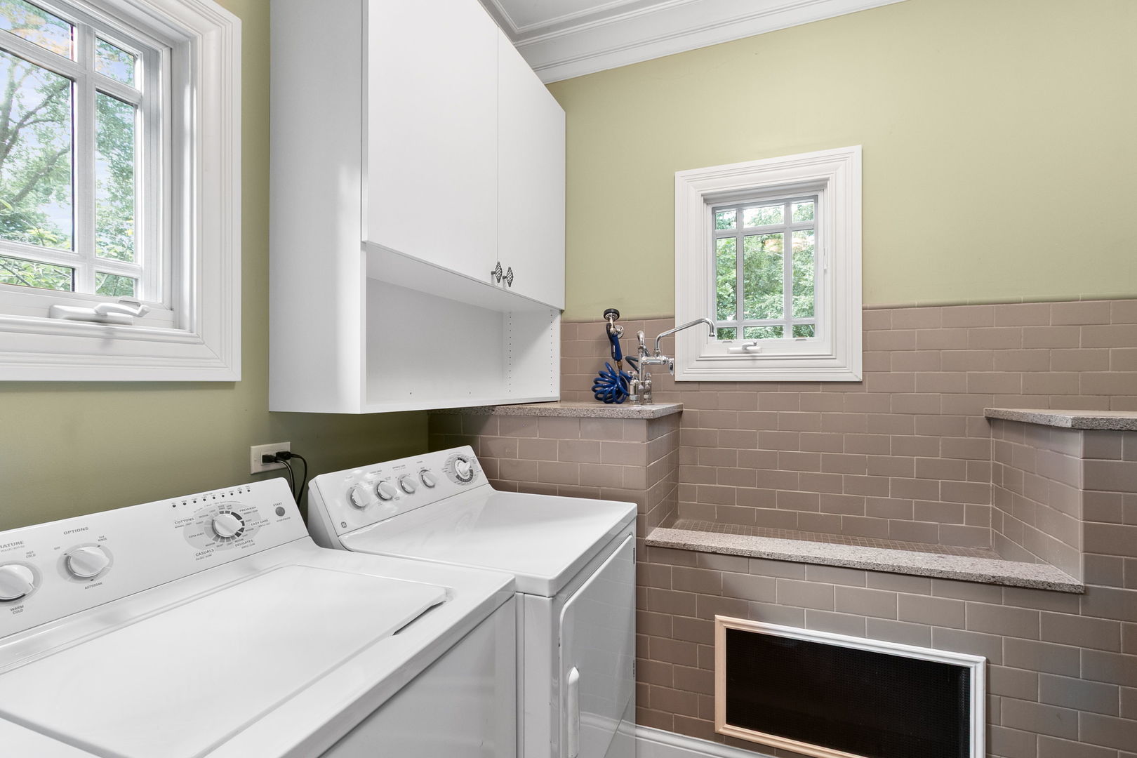 362 Downing Road Riverside, IL 60546 - Photo 15 of 40 a utility room with dryer and washer