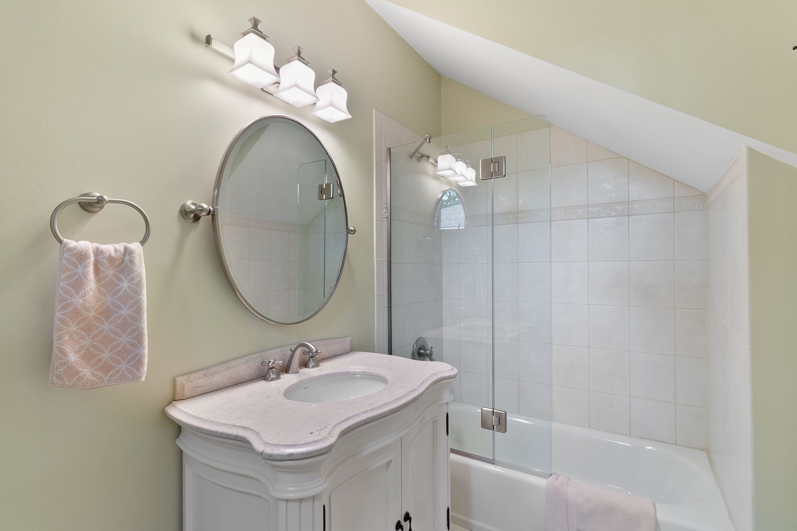 362 Downing Road Riverside, IL 60546 - Photo 23 of 40 a bathroom with a sink a toilet and a mirror