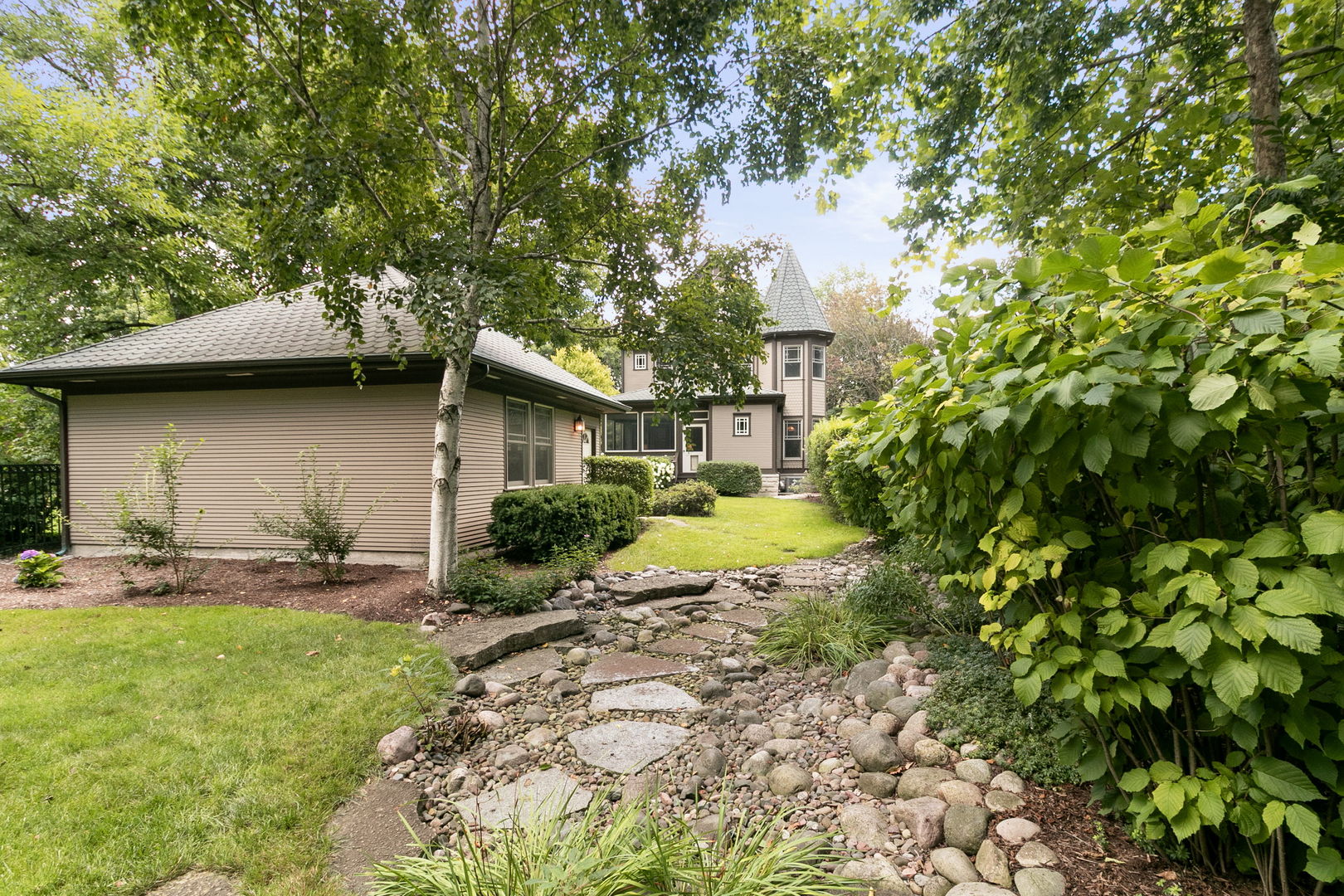 362 Downing Road Riverside, IL 60546 - Photo 28 of 40 a house view with a outdoor space