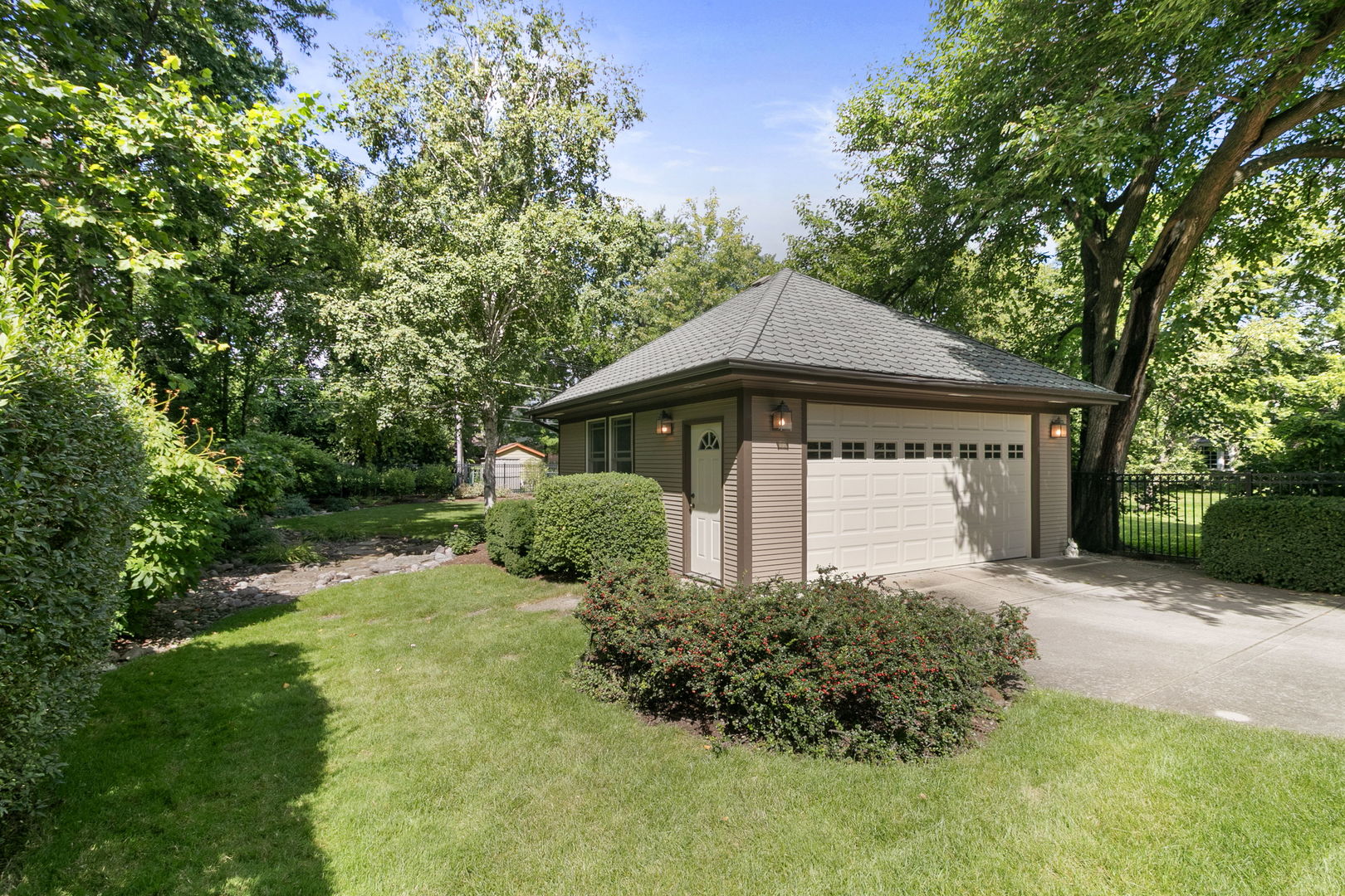 362 Downing Road Riverside, IL 60546 - Photo 30 of 40 a front view of house with yard and trees