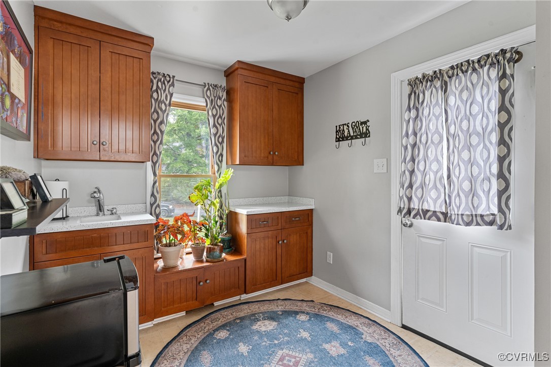 4405 Rabbit Foot Place Chesterfield, VA 23236 - Photo 24 of 38 a view of a livingroom with a potted plant
