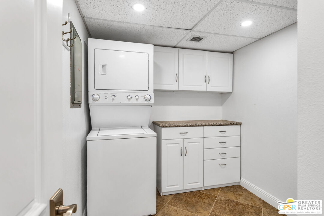 910 Island Drive, Unit 211 Rancho Mirage, CA 92270 - Photo 21 of 28