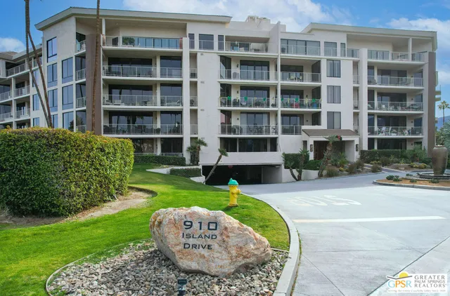 $650,000 | 910 Island Drive, Unit 211, Rancho Mirage, CA 92270