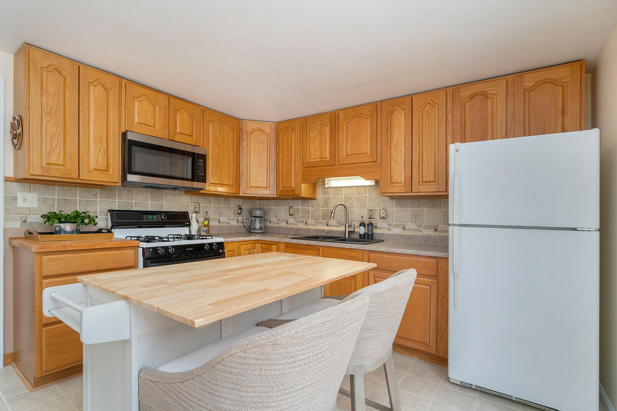 7960 Belding Road Northeast Rockford, MI 49341 - Photo 6 of 28 DSC02583