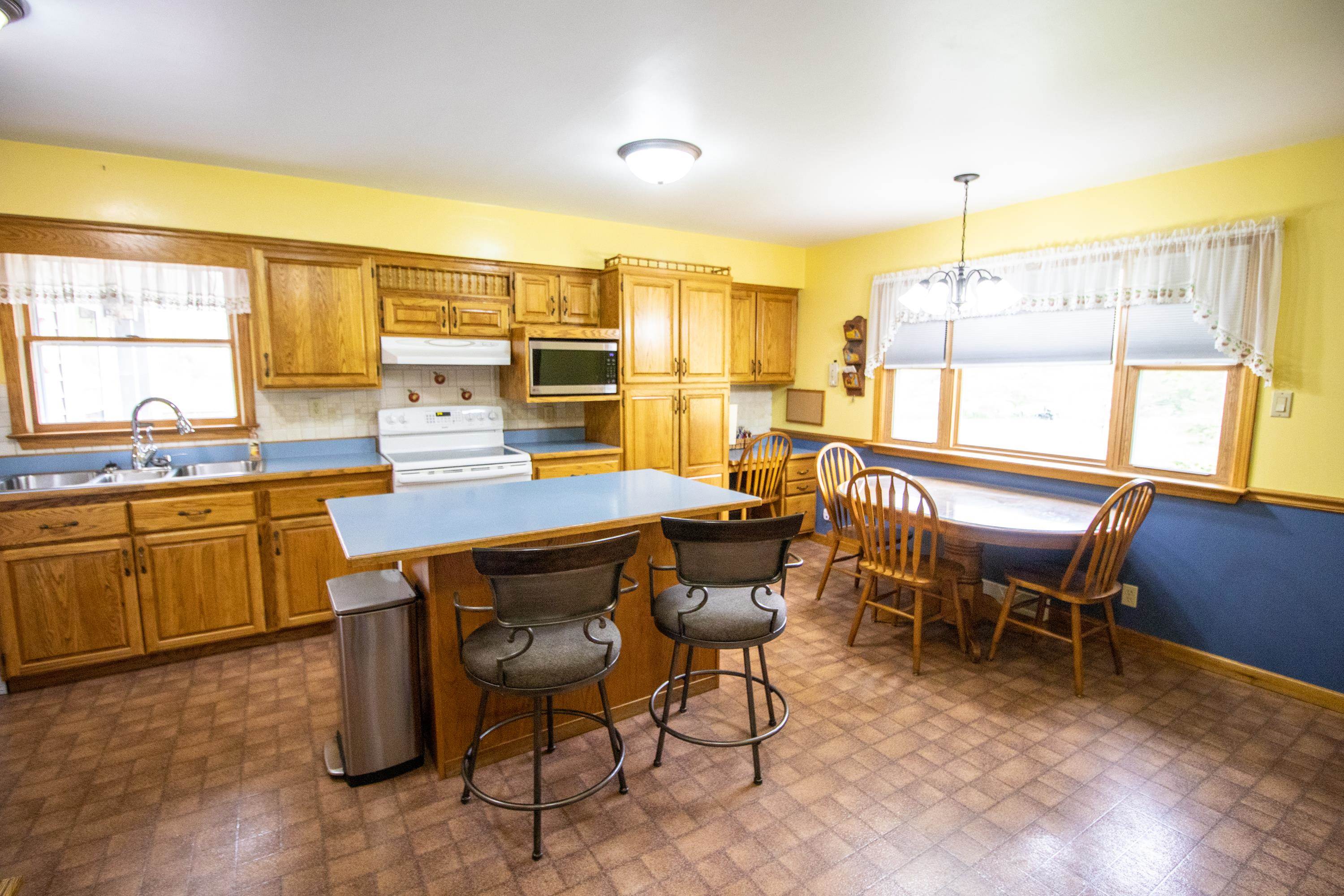 1095 East Wilson Road Clio, MI 48420 - Photo 4 of 52 50109853-3.JPG