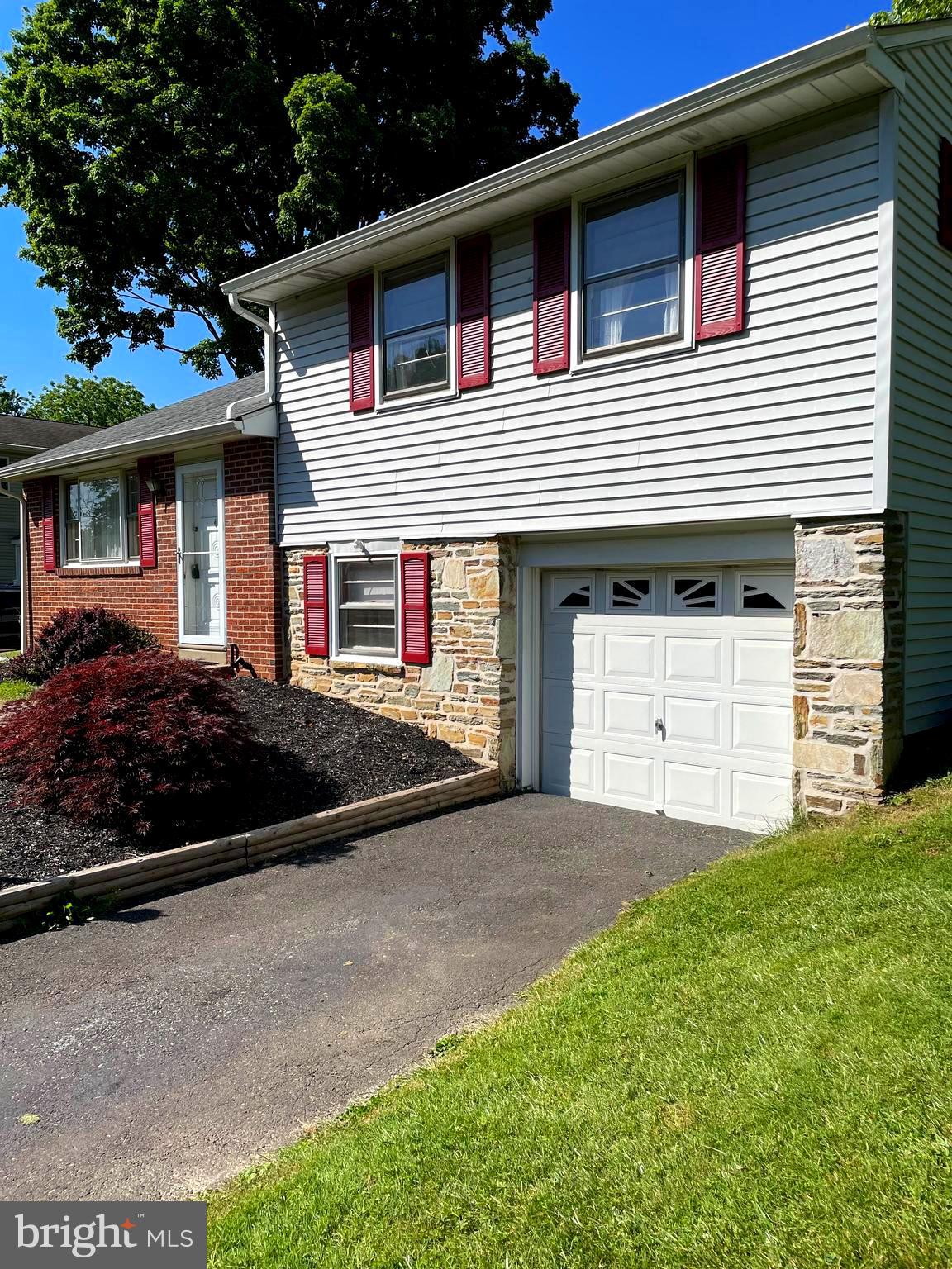 4317 County Line Road Chalfont, PA 18914 - Photo 3 of 38 Front right view