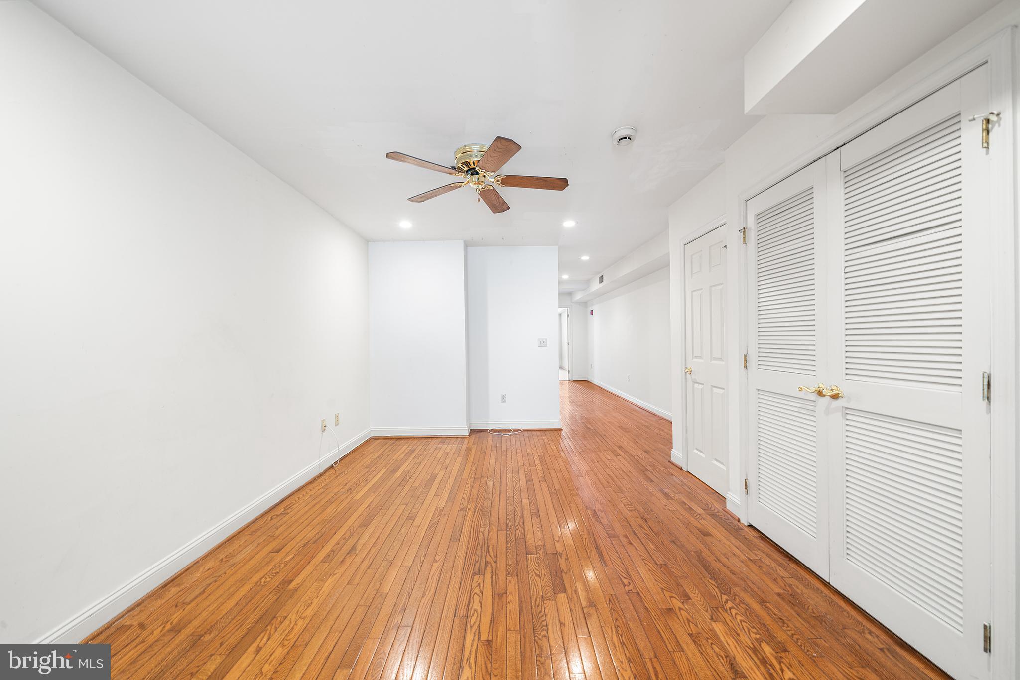 48 North Front Street, Unit 2A Philadelphia, PA 19106 - Photo 22 of 32 Living/Dining Room