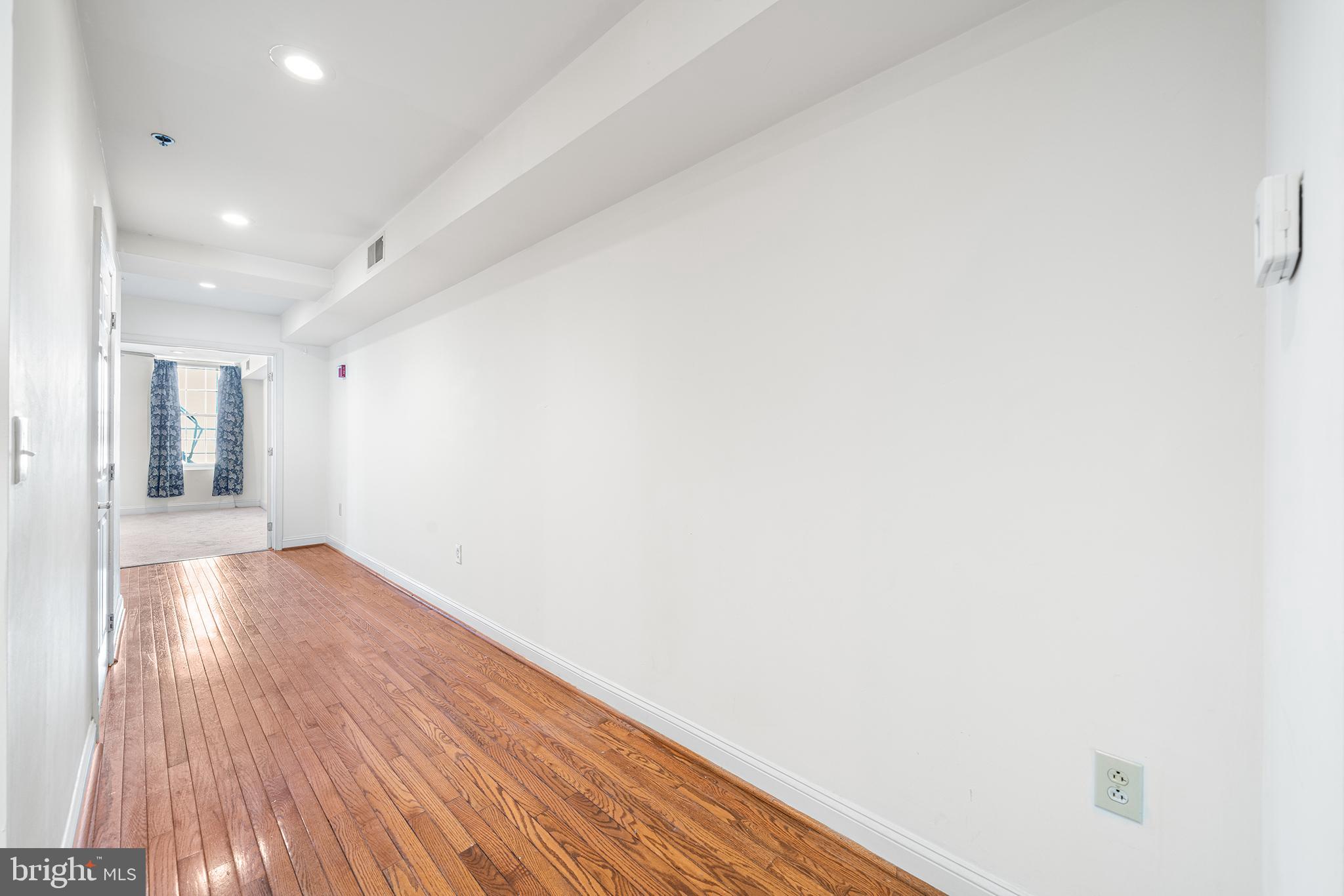 48 North Front Street, Unit 2A Philadelphia, PA 19106 - Photo 25 of 32 Living/Dining Room