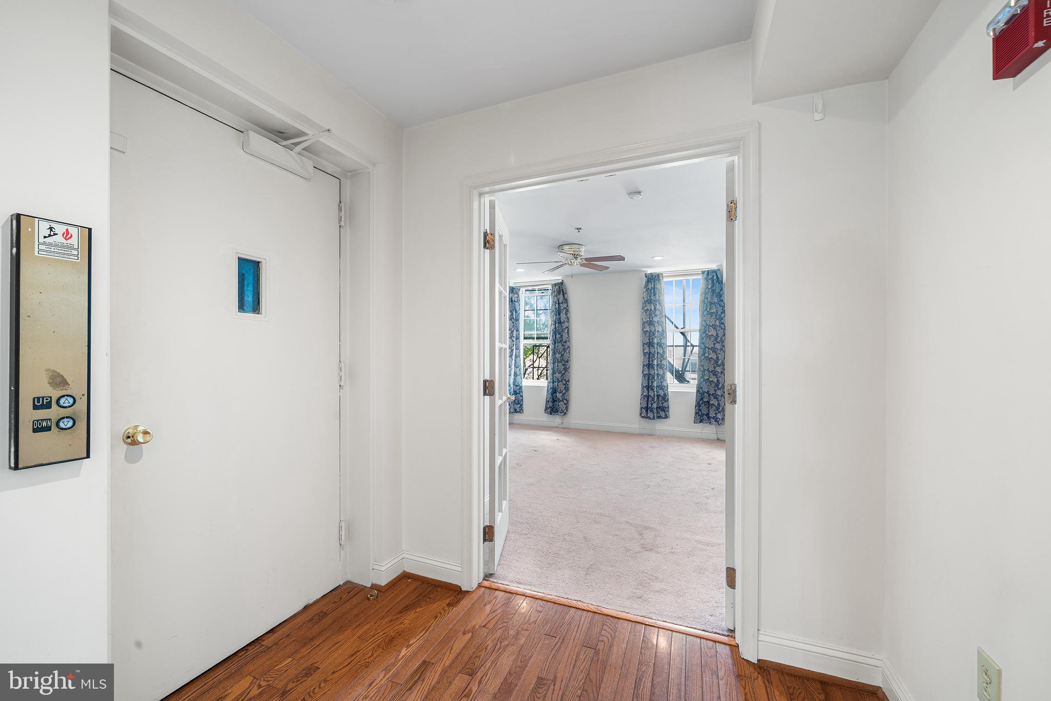 48 North Front Street, Unit 2A Philadelphia, PA 19106 - Photo 5 of 32 Private elevator entry