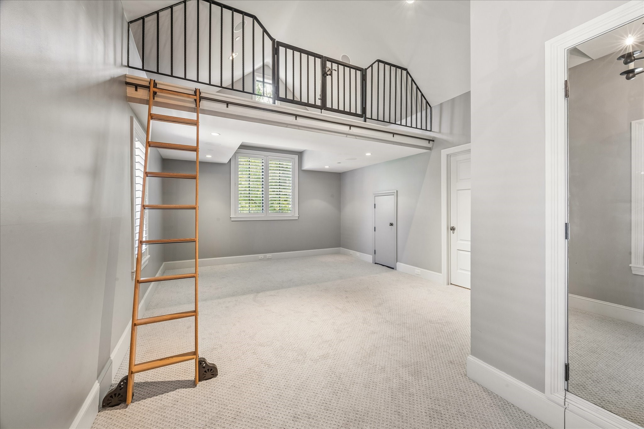 802 Country Lane Houston, TX 77024 - Photo 25 of 34