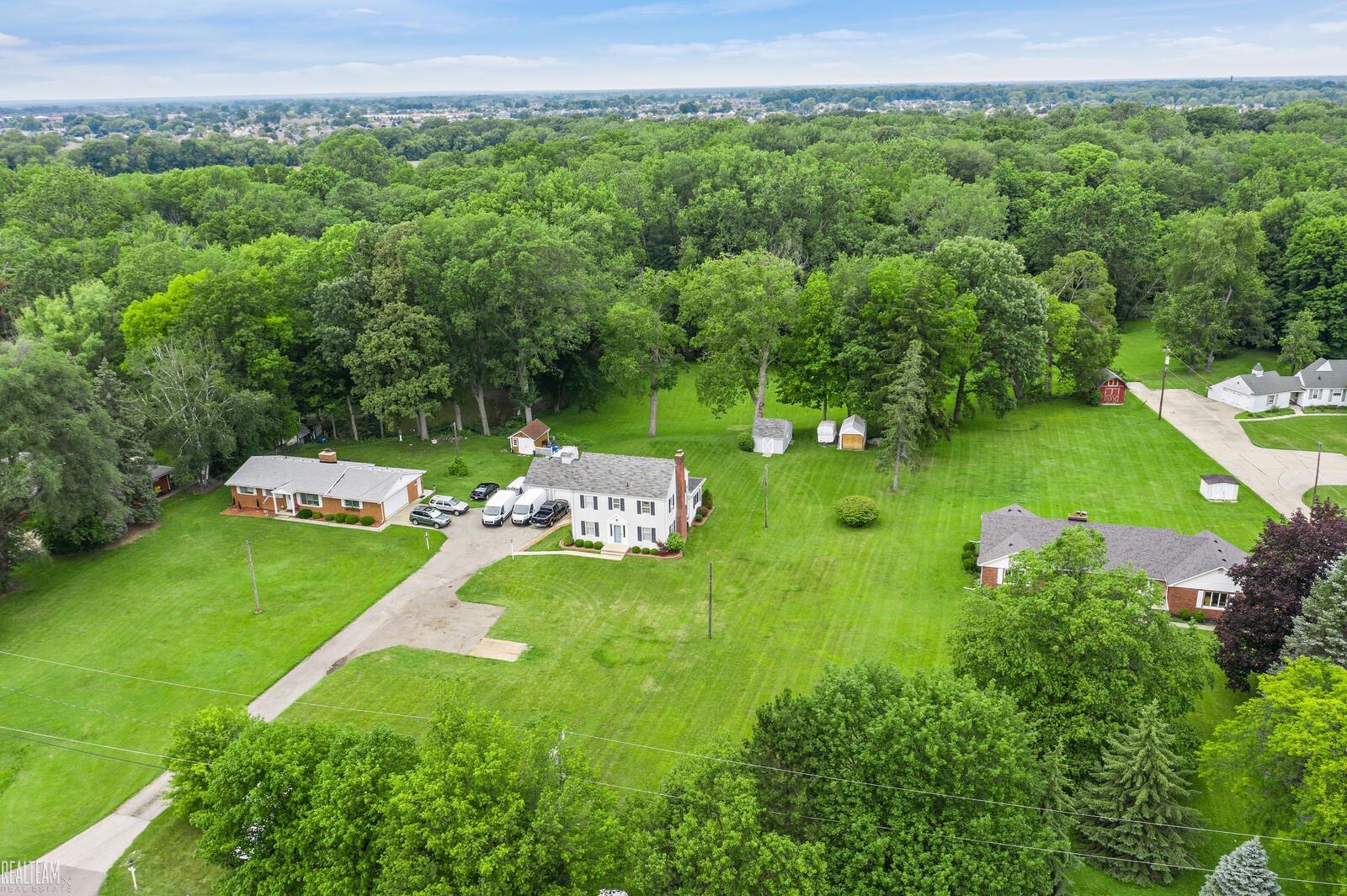 22395 Hall Road Macomb, MI 48042 - Photo 4 of 53