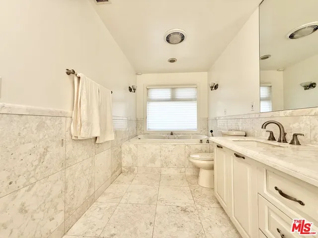 $9,585 | 1148 Las Pulgas Road, Los Angeles, CA 90272