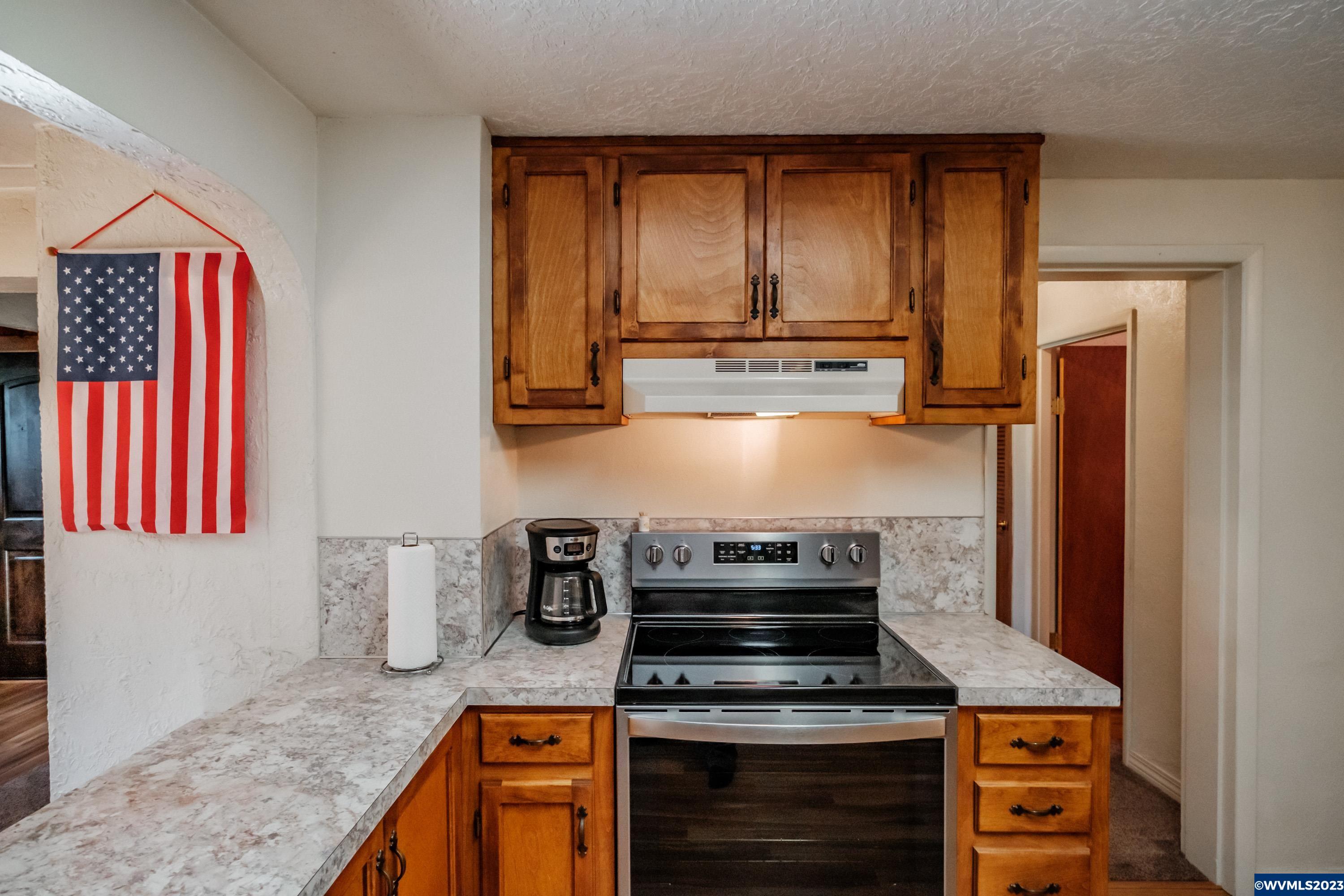 4220 Macleay Road Southeast Salem, OR 97317 - Photo 10 of 39 Gallery Image 10