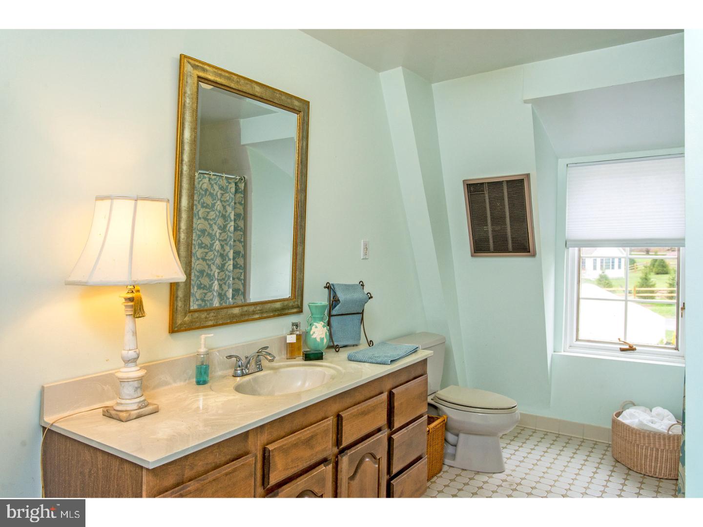 208 Haystack Lane Wilmington, DE 19807 - Photo 23 of 25 Bathroom